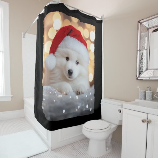 Vrolijke Kerstmis Samoyed Puppy Hond met Santa Hat Douchegordijn (In situ)
