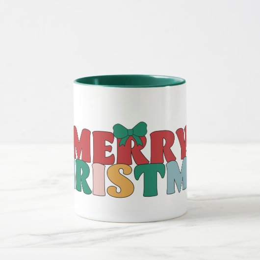 Vrolijke Kerstmis Typografie Versierde dennenboom Mok (Midden)