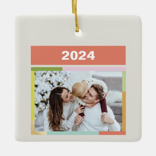 Vrolijke kleurrijke heldere leuke kerstlijnen keramisch ornament (Voorkant)