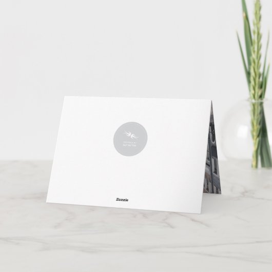 Vrolijke Lijnen Grote Rode Stip Moderne Typografie Feestdagen Kaart (Achterkant)