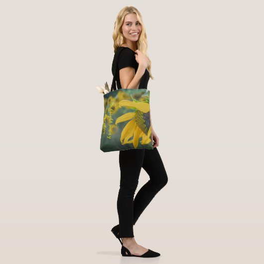 Vrolijke rustieke zonnebloem tote bag (Op model)