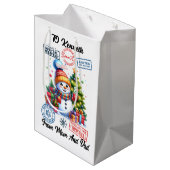 Vrolijke sneeuwman met cadeaus en vakantie Sticker Medium Cadeauzakje (Achterkant Gekanteld)