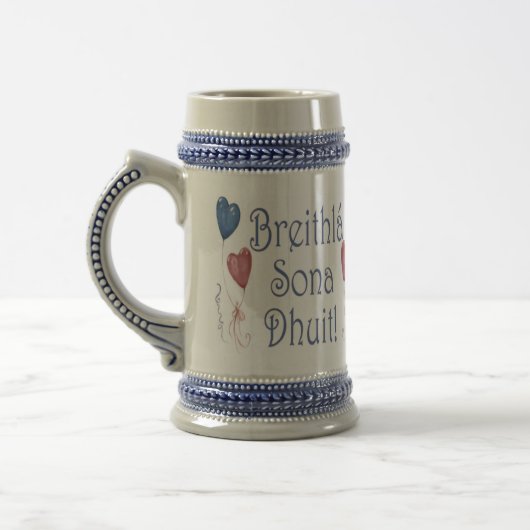 Vrolijke verjaardag! in het Iers Gaelic Bierpul (Links)