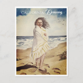 Vrouw aan de strand briefkaart