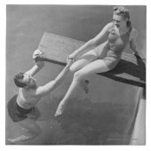 Vrouw aan het duikbord tegeltje (Voorkant)