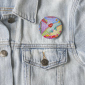 vrouw aan het raam kijkt lomp liefde ronde button 5,7 cm (In situ)