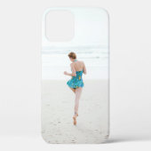 Vrouw aan land nabij strand Case-Mate iPhone case (Achterkant)