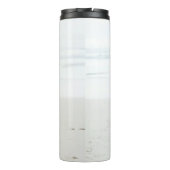 Vrouw aan land nabij strand thermosbeker (Achterkant)