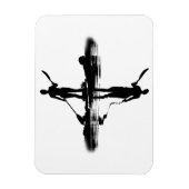 Vrouw aan subeboard, reflectie over het inpakken v magneet (Verticaal)