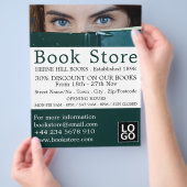 Vrouw achter Boek, boekwinkel Adverteren Flyer (Hand)