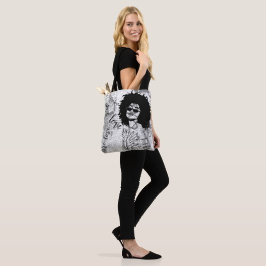 Vrouw Afro-liefdesgraffiti Tote Bag (Op model)