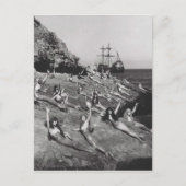 vrouw als zeemeermin op strand briefkaart (Voorkant)