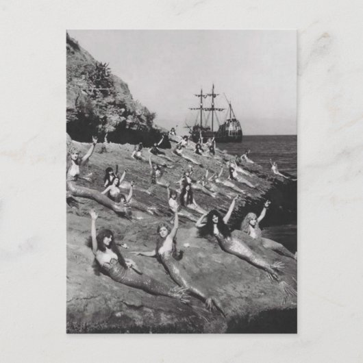  vrouw als zeemeermin op strand briefkaart (Voorkant)