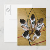 Vrouw basketbalteam met groepshanddruk; briefkaart (Voorkant / Achterkant)