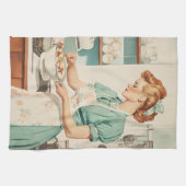 vrouw bereidt paaseieren theedoek (Horizontaal)