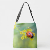 vrouw bovenop crossbody tas (Achterkant)