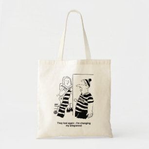 Vrouw breekt een Scarf voor Football Fan Tote Bag