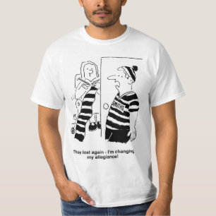 Vrouw breit een sjaal voor Football Fan. grappig T-shirt