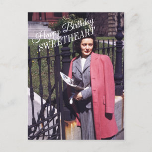 Vrouw buiten mid-century mode briefkaart