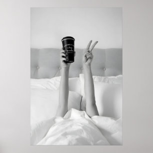 Vrouw Coffee in Bed Print, Zwart en Wit Keuken Poster