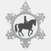 vrouw dat paard rijdt - Kies achtergrondkleur Tin Sneeuwvlok Ornament (Voorkant)