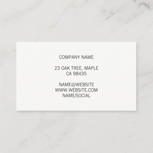 Vrouw die een bril met een sterkte draagt | Optome Visitekaartje (Achterkant)