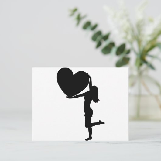 Vrouw die een hartstilte houdt - Valentijn Briefkaart (Staand voorkant)