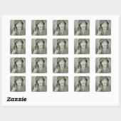 Vrouw die een legerhelm draagt vierkante sticker (Vel)