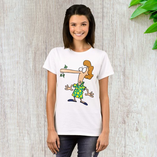 Vrouw die liegt t-shirt