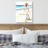 Vrouw die over het strand loopt canvas afdruk (Insitu (Slaapkamer))