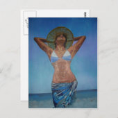 Vrouw die Pet en Sarong geniet van de zomertijd Briefkaart (Voorkant / Achterkant)
