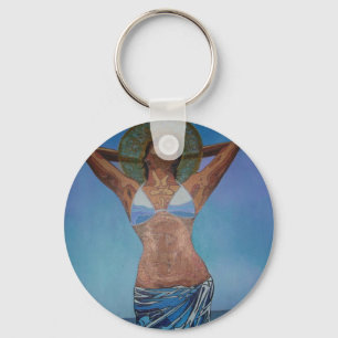 Vrouw die Pet en Sarong geniet van de zomertijd Sleutelhanger