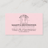 Vrouw die schouderwets aanraakt visitekaartje (Achterkant)