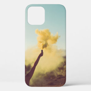 Vrouw die staat op woestijnstaarten Case-Mate iPhone case