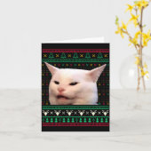 Vrouw die tegen een kat schreeuwt, lelijke Kersttr Kaart (Gele Bloem)