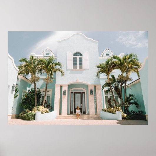 Vrouw die voor het gebouw zit poster (Voorkant)