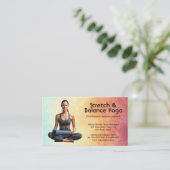 Vrouw die yoga beoefent | Achtergrond kleurstructu Visitekaartje (Staand voorkant)