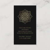 Vrouw die Yoga beoefent bij zonsondergang Visitekaartje (Achterkant)