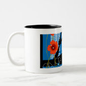 Vrouw die yoga oefent tweekleurige koffiemok (Links)