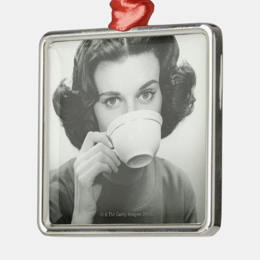 Vrouw Drink Metalen Ornament (Links)