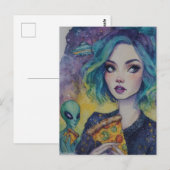 Vrouw eet pizza met een alien briefkaart (Voorkant / Achterkant)