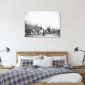 Vrouw en jongen met bultrugaars in Ox Train Canvas Afdruk (Insitu (Slaapkamer))