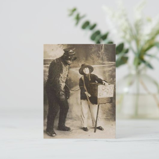  vrouw en Man in een apenset Briefkaart (Staand voorkant)