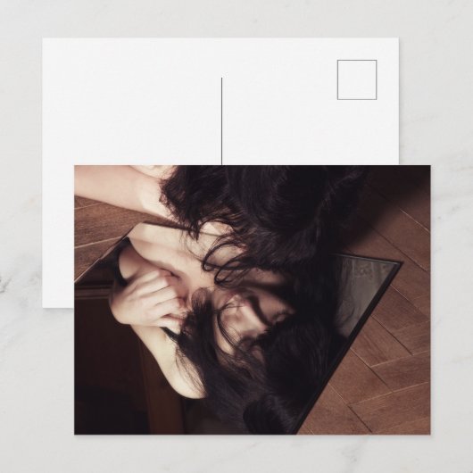 Vrouw en spiegel briefkaart (Voorkant / Achterkant)