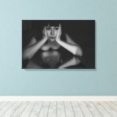 Vrouw en spiegel canvas afdruk (Insitu (Houten vloer))