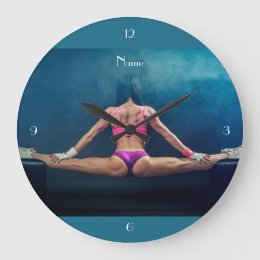 Vrouw fitness Model Split Thunder_Cove Grote Klok (Voorkant)