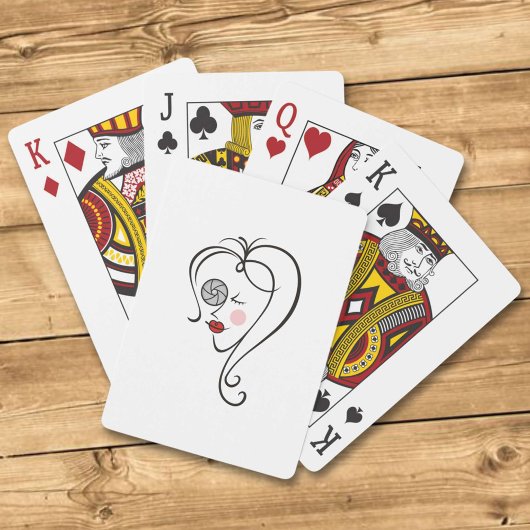 Vrouw fotograaf speelkaarten