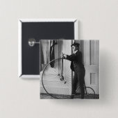 Vrouw Gedprezen als Man met fiets Vierkante Button 5,1 Cm (Voorkant /achterkant)