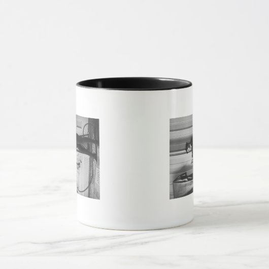 Vrouw Gedprezen als Man met fietsfoto Mok (Midden)