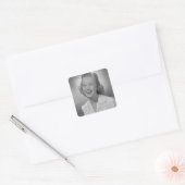 Vrouw glimlachen vierkante sticker (Envelop)